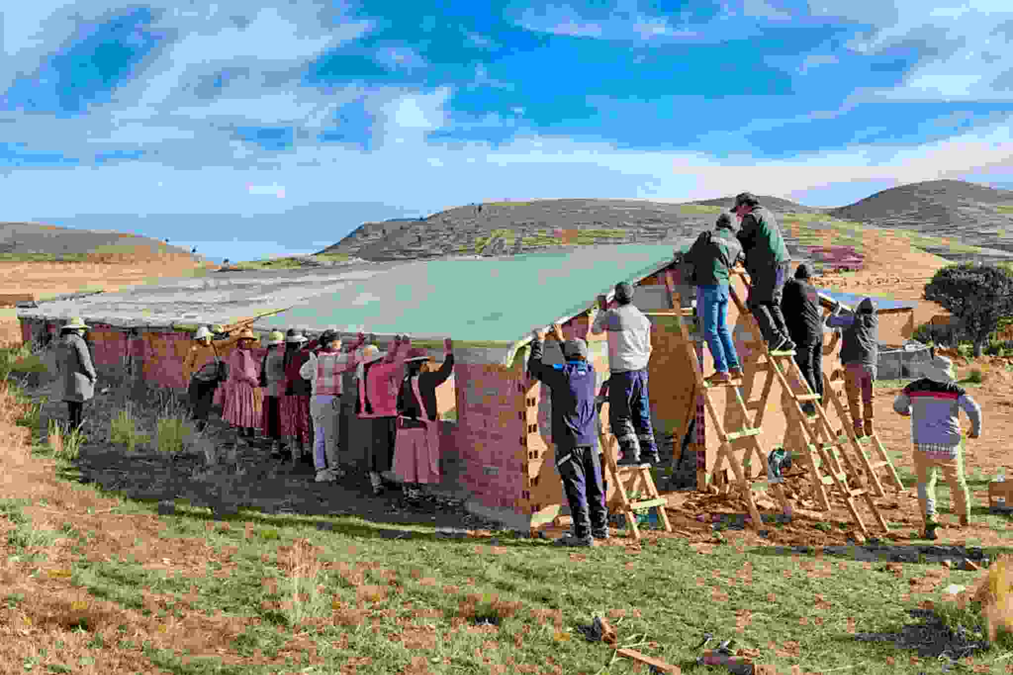 PROYECTO DE SEGURIDAD ALIMENTARIA AVANZA CON FIRMEZA EN EL TECHADO DE BIOHUERTOS, GARANTIZANDO HORTALIZAS ORGÁNICAS PARA LAS FAMILIAS RURALES DE LA REGIÓN