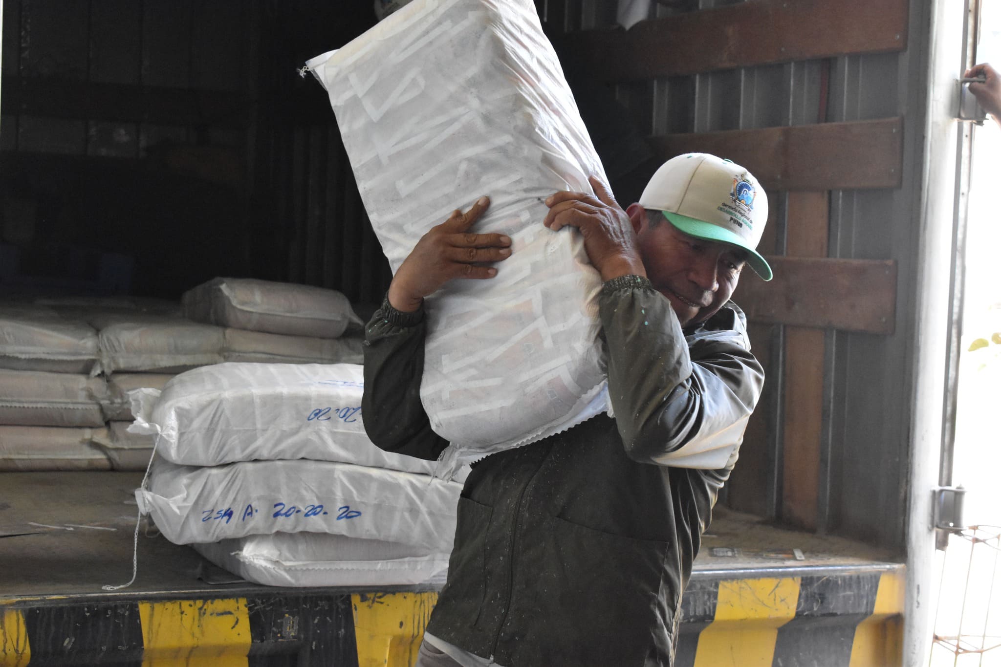 GERENCIA REGIONAL DE DESARROLLO AGRARIO ENTREGA MAS DE 16 MIL KILOS DE ABONO FOLIAR MEDIANTE EL PP 0068