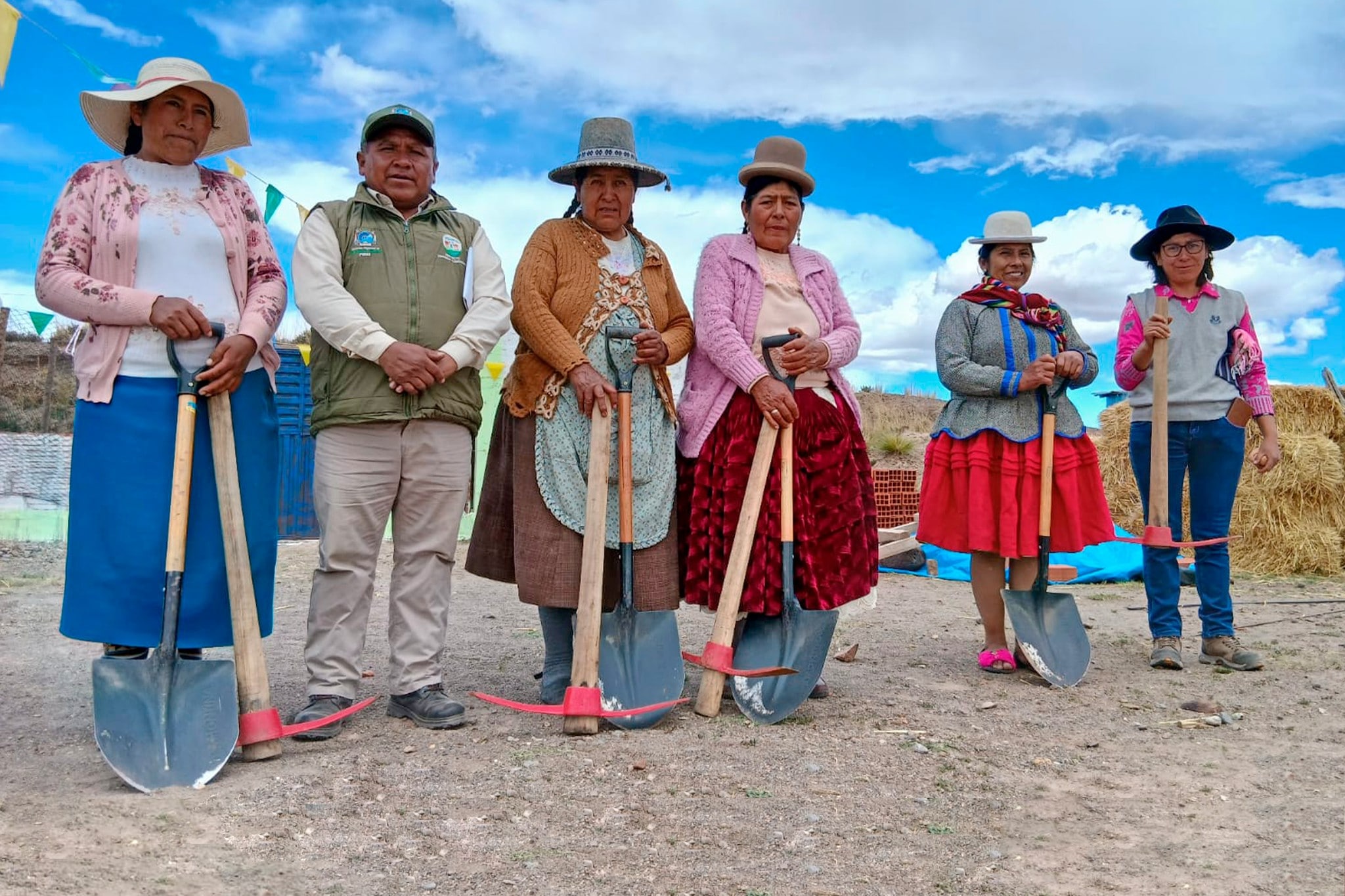 ENTREGAMOS INCENTIVOS EN CABANA PARA IMPULSAR LA PRODUCCIÓN AGROPECUARIA