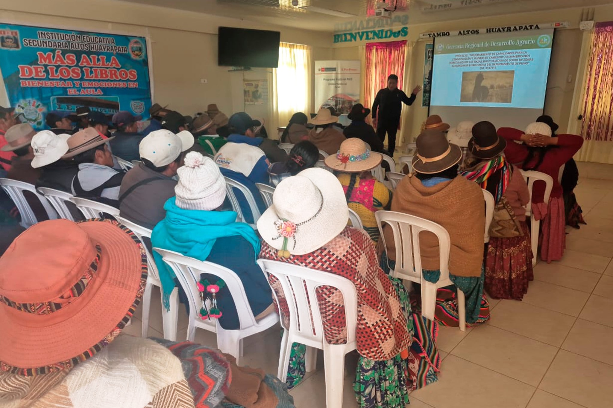 INICIAMOS LAS CAPACITACIONES DEL PROYECTO ALPACAS DE COLOR! UN NUEVO IMPULSO PARA NUESTROS PRODUCTORES ALPAQUEROS