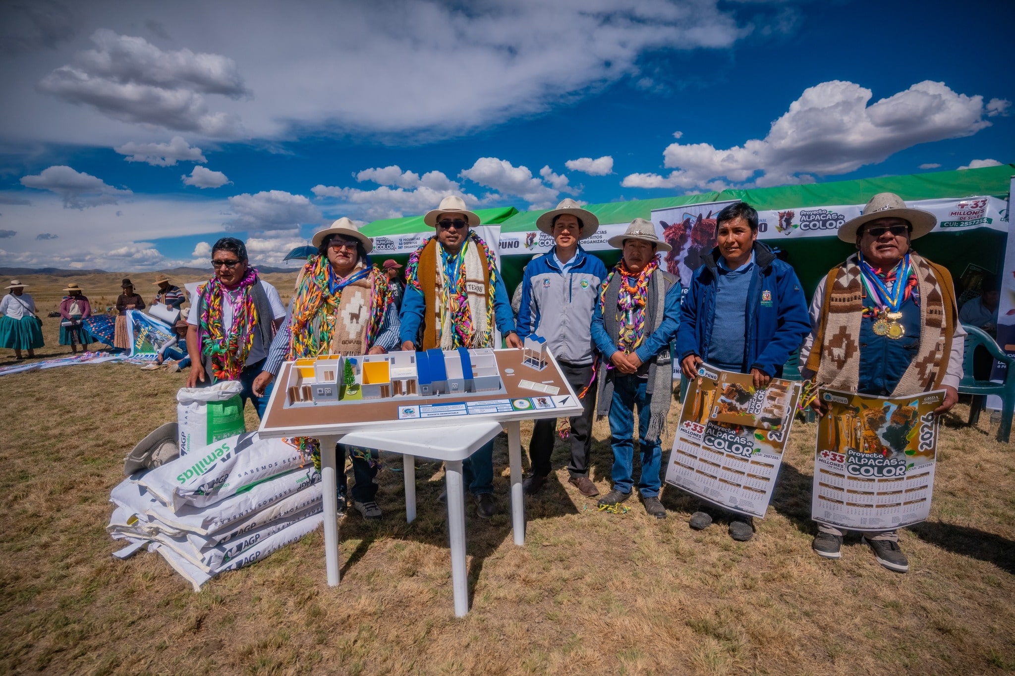 HITO PARA EL DESARROLLO REGIONAL:  COLOCACION DE LA PRIMERA PIEDRA DEL MODULO DE TRANSFORMACIÓN DE FIBRA DE ALPACA DE COLOR EN CHUQUIBAMBILLA.